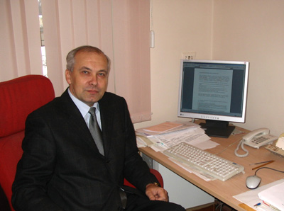 The head of the laboratory, professor A.N. Osiptsov, 2004